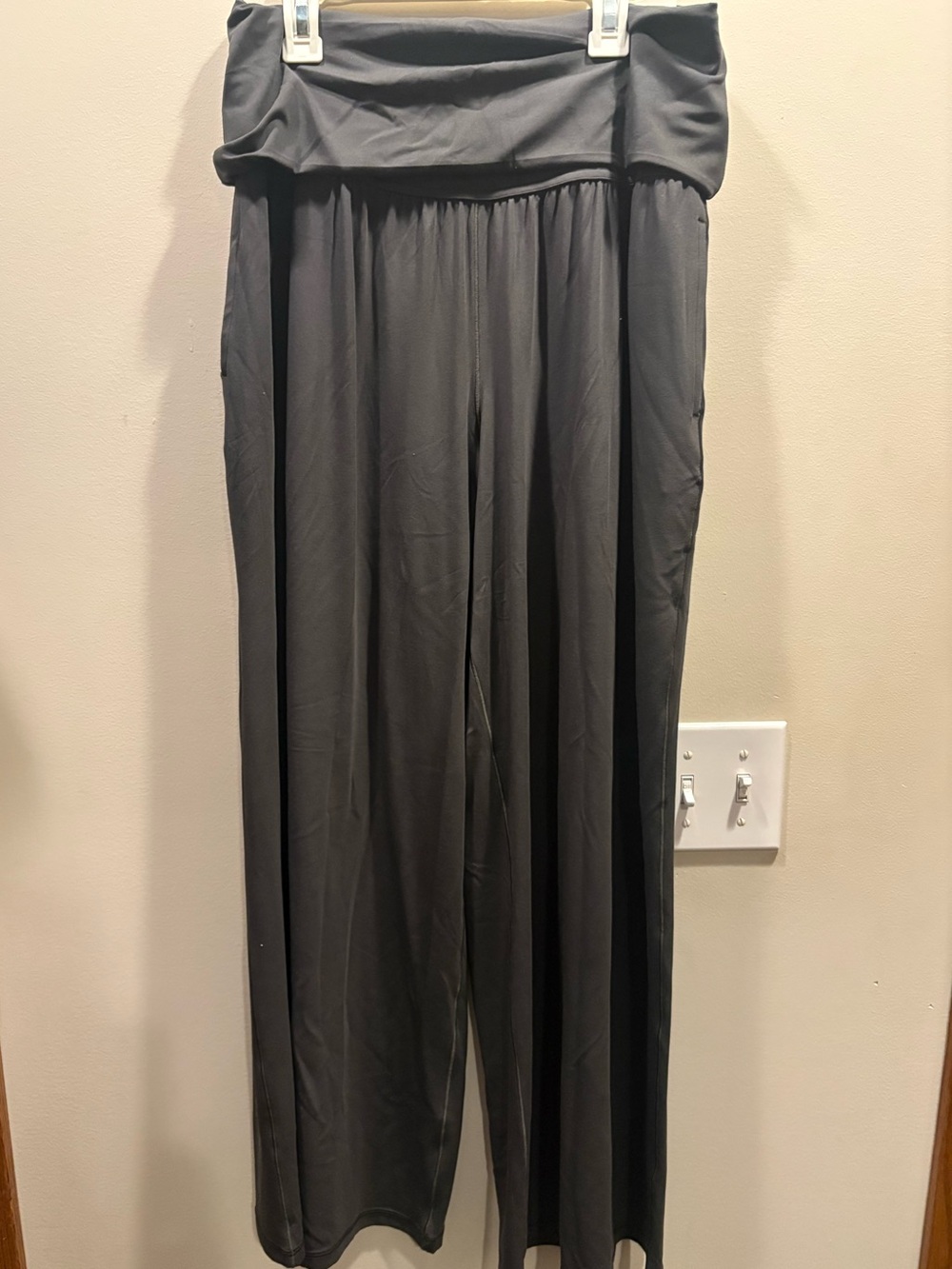 Offline by Aerie Real Me Super Wide Leg Foldover Pants - Picture 2 of 10